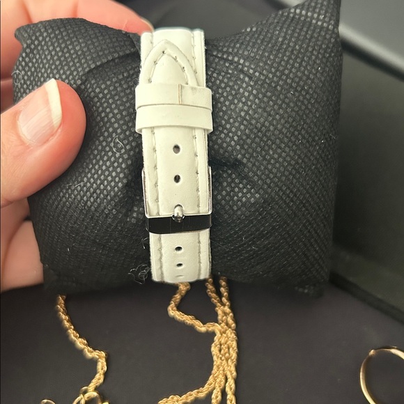 Wrist Watches and jewelry set - Picture 6 of 10